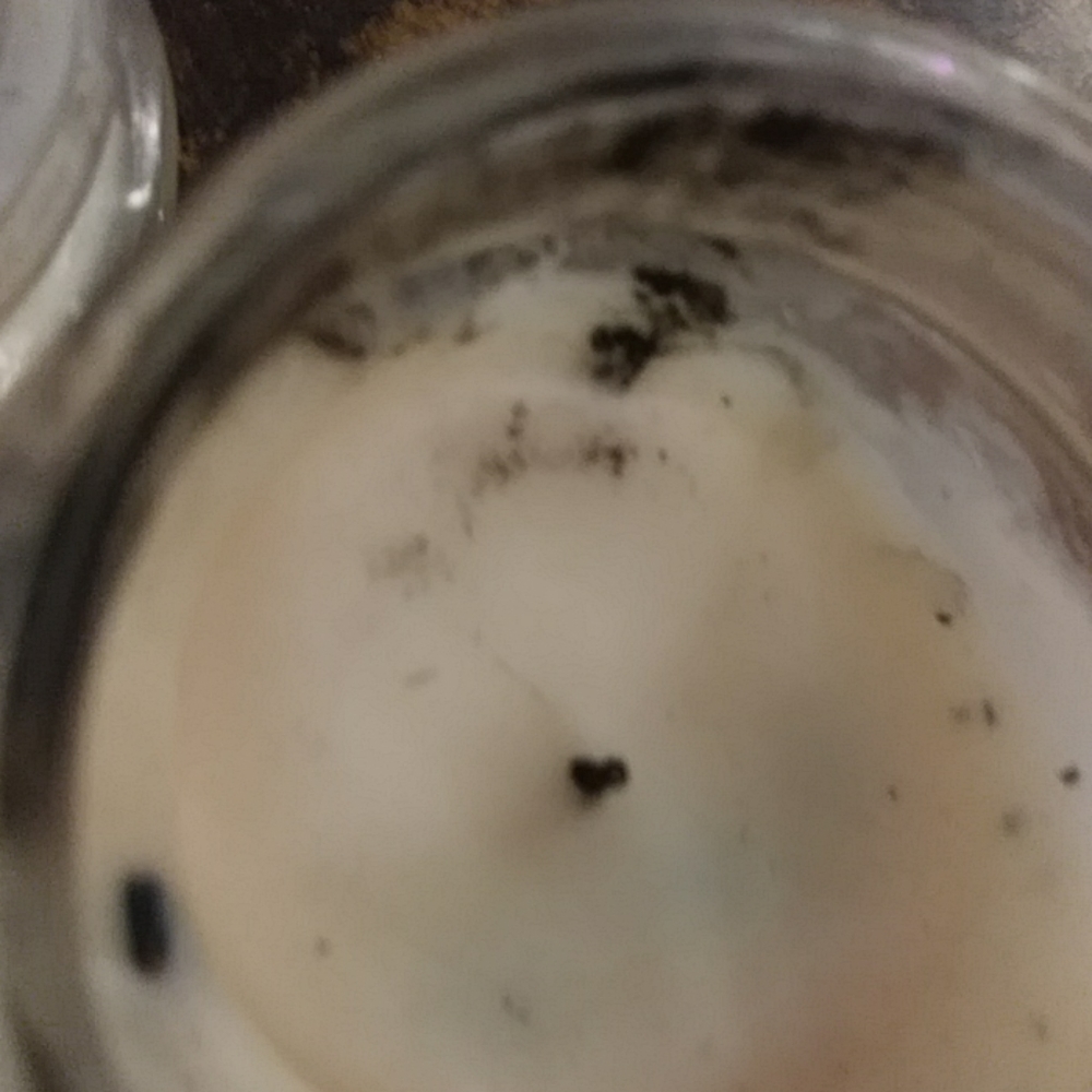 A candle - Picture 3 of 4